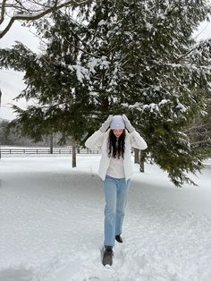 @gabbyclintonn winter aesthetic, winter feed, winter inspo, outfit inspo, snowfall, new york, brunette, matching set, white snow, winter photoshoot Aesthetic Snow Outfits, Snowy Aesthetic, Snow Outfits, Aesthetic Snow, Aesthetic Winter, White Snow