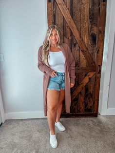 Cute Comfy Outfits For Spring, 2023 Midsize Fashion, Outfit Ideas For Midsize, Brittany Johnson, Western Blouses, Fits 2023, Mid Size Outfits, Blouses Designs, Cute Summer Outfit