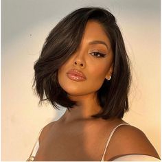 Think Hair Bob, Everything Works Out For Me Tattoo, Long Mikado Haircut, Lori Harvey Short Bob, Short Brown Hair Side Part, Kourtney Kardashian Hair Short Bob, Short Bob Haircuts Side Part, Meredith Blake Hair, 90s Short Bob Round Face