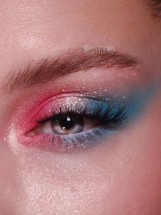 4rh Of July Makeup, 4 Th Of July Makeup Looks, Blue And Red Eye Makeup, Blue Red Eyeshadow, Forth Of July Eyeshadow, Red Blue Eye Makeup, Veterans Day Makeup, Fourth Of July Makeup Ideas Simple, American Flag Makeup