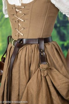 Eladrin Dnd, Viking Belts, Skirt Hike, Fair Costume, Lady Pirate, Barbie Dresses, Historical Dress, Medieval Woman