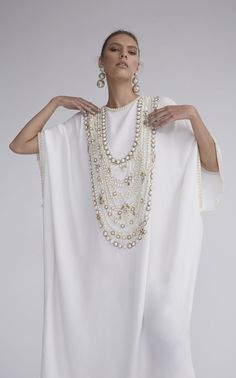 Marchesa Fashion, Judith Leiber Couture, Kaftan Designs, Look Plus Size, Arab Fashion, Judith Leiber, Embroidery Fashion, Abayas Fashion