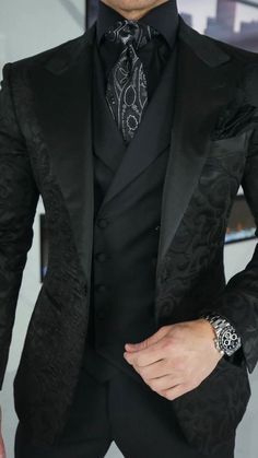 Jasper Hale, Black Suit Men, Classy Suits, Dress Suits For Men, Designer Suits For Men, Men Stylish Dress, Prom Suits, Fashion Suits For Men, Sharp Dressed Man