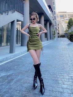 Swag Pose Ideas, Baddie Model Poses, Instagram Dress Poses, Instagram Pose Ideas Dress, Cool Standing Poses, Poses For Dresses Picture Ideas, Pose Ideas Instagram Standing Dress, Mini Dress Poses, Short Dress Poses