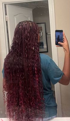 Bohemian Braids Burgundy, Burgundy Red Knotless Box Braids, Goddess Braids With Color Red, Wine Goddess Braids, Dark Burgundy Box Braids, Red Burgundy Braids, Boho Knotless Braids With Color Burgundy, Red And Black Boho Braids, Dark Red Braids With Curls