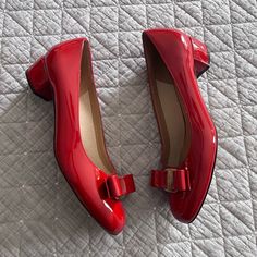 These Elegant Pumps Are Crafted From Supple And Smooth Calfskin. They Are Embellished With The Iconic Vara Bow And Metal Logo Plate. Elegant Pumps, Salvatore Ferragamo Shoes, Bow Pumps, Metallic Logo, Red Shoes, Salvatore Ferragamo, Calf Skin, Pumps, Women Shoes