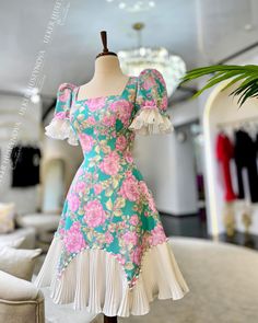 Embroidery Frocks For Women, Gorget Dress, How To Style A Dress, Classy Short Dresses, Modest Dresses Fashion, Chic Dress Classy, Gaun Fashion, Modest Dresses Casual, Elegant Dresses Classy