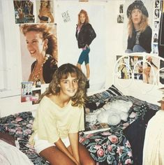 Mary Rose Byrne, Cinema Bar, 1980s Makeup And Hair, 80s Rock Fashion, Childhood Bedroom, Candid Photo, Mary Rose