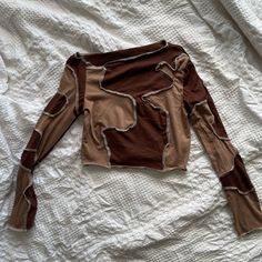 Never Worn (Runs Small) Size M Off The Shoulder Brown Y2k Long Sleeve Tops, Y2k Style Brown Top For Fall, Y2k Patchwork Tops For Fall, Fitted Brown Patchwork Top, Brown Clothes, Brown Crop Top, Brown Tops, Brown Top, The Twenties