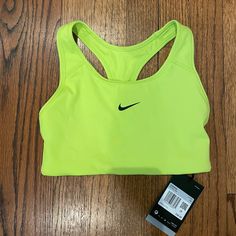 Green Sports Bra, Xs, Never Worn Spring Athleisure Sports Bra For Sports Events, Casual Athletic Sports Bra, Casual Sports Bra For Sports Season, Sweat-resistant, Fitted Green Sports Bra For Spring, Casual Sports Bra For Running, Spring Athleisure Activewear For Sports Events, Casual Sweat-resistant Sports Bra, Functional Sports Bra For Training, Spring Season, Casual Green Sports Bra For Gym