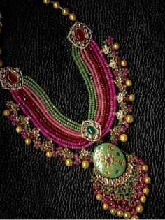 30+ Featured Trendy Meenakari Indain Bridal Jewelry Collection 2019! You can't Miss Out Inexpensive Jewelry, Bridal Jewelry Collection, Indian Jewelry Sets, Jewelry Design Necklace, Affordable Jewelry, Traditional Jewelry, Gold Jewellery Design, Bead Jewellery, Bijoux Diy