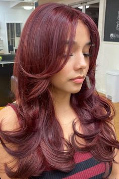 Red Hair Tan Skin, Red Hair On Brown Skin, Brownish Red Hair, Red Hair Inspiration, Two Tone Hair, Wine Red Hair