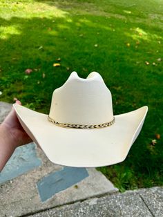 Summit Hat Co. Western Cowboy Hat, Size Small/Medium, Ivory Hard Shell Made in Mexico Cowboy Hut, Chapeau Cowboy, Western Cowboy Hats, Cowboy Western, Cow Boy, Cowboy Hat, Western Cowboy, Hat Sizes