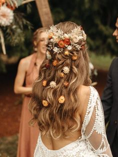 orange fall dried flowers hair piece Hairstyles Pakistani, Flower Hair Piece, Flower Hair Pieces, Dream Wedding Ideas Dresses, Bridal Hair Comb, Bridal Hair Pieces, Orange Hair, Forest Wedding