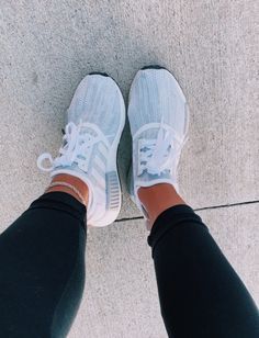 VSCO - relatablemood VSCO - relatablemoods Adidas White Sneakers, Cute Sneakers, Fresh Shoes, Hype Shoes, Shoe Inspo, Sneakers Mode, Aesthetic Shoes