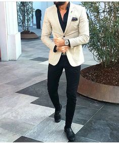 A Man In A Suit, Blazer Outfits Men, Man In A Suit, Mens Fashion Blazer, Dress Suits For Men, Italy Summer, Designer Suits For Men, Mens Fashion Smart, Fashion Suits For Men