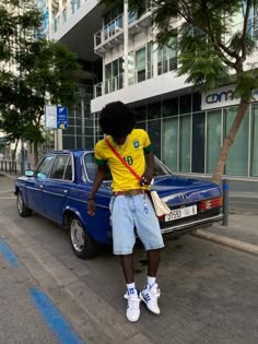 Jersey Outfit Ideas, Soccer Jersey Outfit, Jerseys Outfit, Block Core, Yellow Shirt Outfit, Cargo Shorts Outfit, Bloke Core, Outfit Ideas Men, Jersey Fits