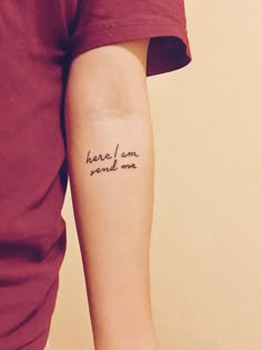 a person with a tattoo on their arm that says, i have i am second me