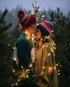 These photoshoot Ideas will give you the best beauty of Modern ChristmasCute and Amazing Trending Christmas Couple Photo Ideas for Brave Couples couplephotoshoot Christmasphotoideas Chroistmas Photo Ideas Christmascouplephotoideas Christmas couple photo ideas Christmascouple Christmas Couple Christmasdreaming Christmas dreaming Christmascoupletogether Christmas couple together Christmasfamilyphotos Christmas family photo ideas ChristmasTrendy Christmas trendy Christmas Family Photo Ideas, Christmas Lights Photoshoot, Couples Xmas, Shooting Photo Couple, Christmas Engagement Photos, Couple Photography Winter, Christmas Tree Farm Photos