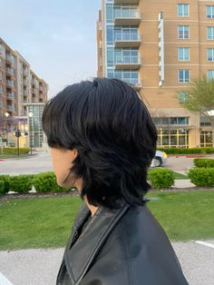 Medium/ Short length wolf cut on wavy hair Medium Hair Shaved Sides, Short Shag Asian, Layered Short Haircuts For Women, Short Wolfcut Unstyled, Wolf Haircut Wavy Hair, Short Mullet Wavy Hair, Short Hairstyle Women Grunge, Short Wolf Cut Mullet, Wolf Cut Wavy Hair Short