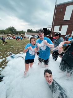 kids in foam bubbles with blue shirts on Senior Class Activities Ideas, Fun Student Council Activities, Fun School Events High School, Field Day Elementary School, School Field Day Outfit, School Color Run Ideas, School Activities Aesthetic, High School Field Day Activities