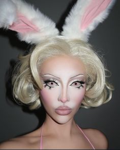 White Rabbit Makeup, Bunny Halloween Makeup, Bunny Makeup, Rabbit Halloween, Bunny Halloween Costume, Classy Halloween Costumes, Halloween Beauty, Pretty Halloween Costumes