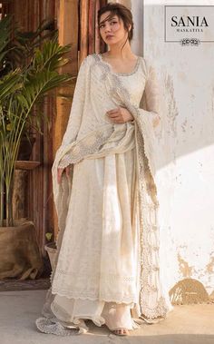 Mahira Khan Dresses, Sania Maskatiya, White Anarkali, Mahira Khan, Traditional Indian Dress, Pakistani Dresses Casual, Pakistani Fashion Party Wear, Beautiful Pakistani Dresses