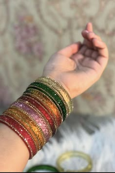 Chudiyan Bangles, Haldi Outfit Ideas, Desi Love, Desi Aesthetics, Fancy Jewelry Necklace, Glass Bangles