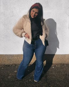 JUMPER FAUX FUR  #jumper #flairjeans #fashionnova #grey #cold #lookideas #plussize #whitejumper #fauxfur Bell Bottom Jeans, Faux Fur, Jumper, Grey, Pants