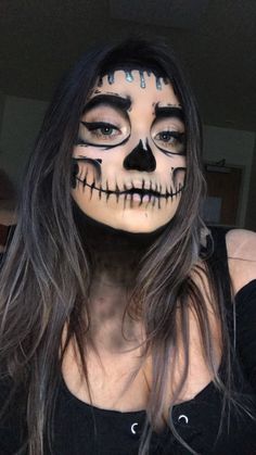 Makeup For Skeleton Costume, Easy Halloween Makeup Skull, Skeleton Makeup Glitter, Skeleton Makeup Glam, Halloween Skeleton Makeup Half Face, Glam Skeleton Makeup Half Face, Light Skeleton Makeup, Green Skeleton Makeup, Female Skull Makeup