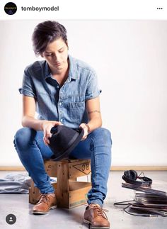 Butch Outfits, Tomboy Chic Style, Non Binary Fashion, Queer Style, Androgynous Women, Tomboy Femme, Lesbian Outfits