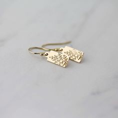 Tiny Wildflower Gold Filled Earrings Small Dainty Minimalist Nature Hand Stamped Leaf Dangle Lever-back Earrings - Etsy Handmade Jewelry Ideas, Clear Earrings, Handmade Jewelry Gift, Gold Filled Earrings, Pretty Earrings, Dainty Earrings, Jewelry Inspo, Earrings Etsy, Dainty Jewelry