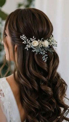 Elegant Veils, Sparkling Jewelry, Bride Inspiration, Soft Curls, Half Up Half Down Hair, Hair Haircut, Make Up Nails, Up Nails