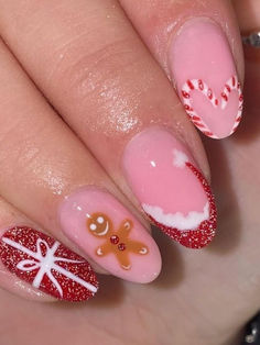 red Christmas nails: sparkling mix and match Red Christmas Nails, Cute Simple Nails, Cute Christmas Nails, Christmas Nails Easy, Christmas Gel Nails, Girly Acrylic Nails, Her Nails, Christmas Nails Acrylic, Cute Gel Nails