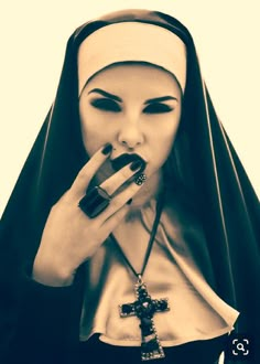 Nun Photography, Bad Nun, Female Armor, Maid Cosplay, Gothic Fantasy Art, Hip Hop Art, Gothic Aesthetic, Gothic Beauty, Dark Photography