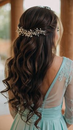 15 Stunning Bridesmaid Hairstyle Inspirations to Steal the Show! 32 Hairstyles For Medium Length Hair For Wedding Guest, Bridesmaid Hairstyle Ideas, Classic Wedding Hairstyles, Hairstyles With Veil, Black Ponytail, Half Up Wedding Hair