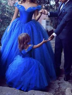 Bridelily Ball Gown Off-the-Shoulder Sleeveless Floor-Length With Beading Tulle Dresses - Prom Dresses Disney Princess Prom Dresses, Off Shoulder Ball Gown, Gown For Prom, Tulle Party Dress, Tulle Dresses, Robes D'occasion, Princess Prom Dresses, Beaded Tulle, Ball Gowns Prom