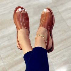 Female Slippers, Art Shoes, Orthopedic Sandals, Basic Heels, Buckled Heels, Chunky Heels Sandals, Peep Toe Sandals, Womens Sandals Flat, Beach Shoes