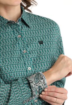 Summer on the rodeo circuit calls for a stylish button down like this teal printed cotton plain weave that's up to the task. This shirt will wow right out of the gate with its contrast trim, open left front pocket with embroidered CINCH logo and grey buttons. 08.24 Western Store, Button Long Sleeve, Cowgirl Western, Western Shirt, Western Shirts, Plain Weave, Contrast Trim, Rodeo, Front Pocket