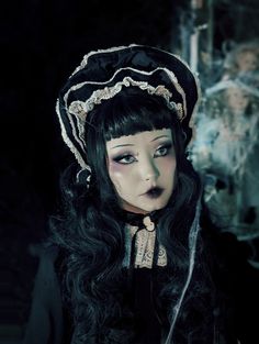 Gothic Porcelain Doll Makeup, Gothic Doll Costume, Haunted Doll Costume Makeup, Creepy Female Halloween Costumes, Haunted Doll Aesthetic Outfits, Creepy Dolls Costume, Spooky Doll Costume, Haunted Doll Halloween Costume, Evil Doll Makeup