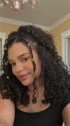 Hairstyles With Hair Jewelry Curls, Two Small Braids With Hair Down Curly, Curly Hair With Jewellery, Curly Hair With Hair Accessories, Concert Hair Curly, Curly Hairstyles With Hair Rings, Curly Hairstyles With Charms, Gems In Curly Hair