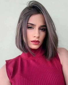 30 Summer Haircuts 2024: Chic Styles for Every Woman's Taste - divagaze.com Straight Lob Haircut, Straight Lob, Messy Bob Haircut, A Line Haircut, Straight Lobs, Lob Haircuts, Medium Short Haircuts, Summer Haircuts, Medium Bob Hairstyles