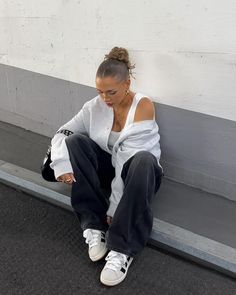 Style Campus 00s, Crystal White Adidas Campus, Fits With Campus 00, Adidas Campus 00s Crystal White, Adidas Campus Fits, How To Style Adidas Campus 00s, Outfits With Campus 00s, Campus Shoes Outfit, Outfits With Adidas Campus 00s