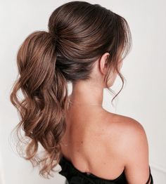 Homecoming Hair Updos Ponytail, Brids Mades Hair Styles Ponytail, Mid Ponytail Wedding Hair, Messy Ponytail Bridesmaid, Ponytail For Wedding Bridesmaid, Updos For Medium Length Hair Ponytail, Hoco Hair Updo Ponytail, Bride Ponytail Hairstyles Brunette, Bridesmaid Hairstyle Ponytail