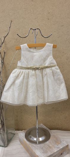 Baby white and  gold dress Gold Baby Dress, Gold And White Dress, White And Gold Dress, Baby Girls Dresses, White Gold Dress, Dress Gold, Gold Baby, Gold Dress