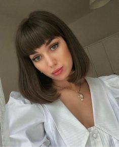 Bob And Bangs Hairstyles, Karolina Naji, Bob And Bangs, Short Green Hair, Pink Haircut, Bobs With Bangs, Short Hair Outfits, Hairstyles Bangs, Bangs Hairstyles