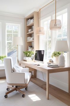 Modern Interior Design Office Bedroom Combo, Guest Bedroom Office Combo, Small Home Office Design, Bedroom Office Combo, Guest Room Ideas, Guest Bedroom Home Office, Guest Bedroom/office, House Design Trends, Cozy Home Office