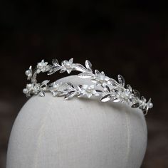 Boho Bridal Silver & Pearl Headband Greek Goddess Crown - Etsy Israel Greek Goddess Crown, Laurel Leaf Crown, Crown Wedding Hair, Goddess Crown, Head Crown, Crown Gold, Laurel Leaf, Crown Wedding