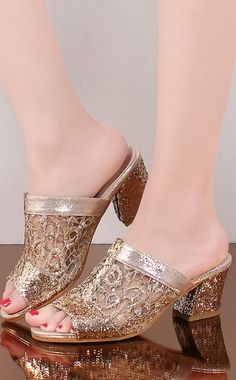 $49.90 - Cute golden heeled floral sparkle shiny mules. Those heels shoes are for elegant ladies, classy teens and modern fashion. Latest Ladies Shoes, Summer Outside, Shoes For Ladies, Summer Leather Sandals, Women Slippers Fashion, Basic Heels, Chunky Heel Shoes, High Heel Slippers, Sandals Casual