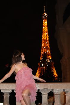 eiffel tower, sparkly eiffel tower, pink tulle dress, parus outfit aesthetic, pic spot in paris, best picture spots in paris, pink aesthetic Eiffel Tower Birthday Photoshoot, Paris Birthday Pictures, Paris Summer Photoshoot, Birthday In Europe, Birthday In Paris Photos, Paris Birthday Photoshoot, Eiffel Tower Picture, Birthday In Paris, Paris Summer Outfits